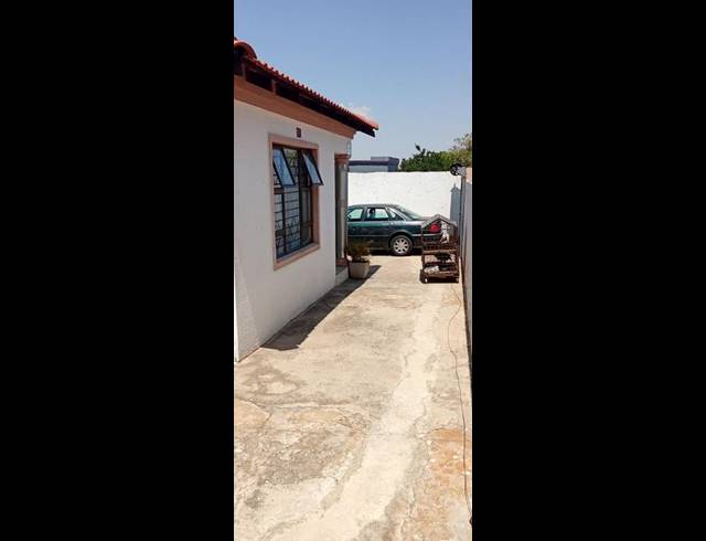 4 BEDROOM HOUSE FOR SALE IN ORLANDO